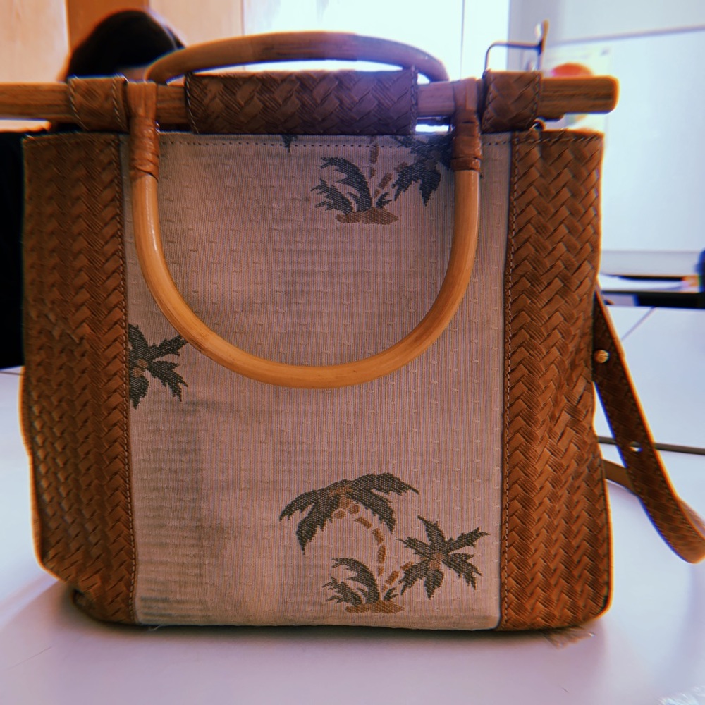 • Vtg. Brahmin woven straw bamboo handled canvas palm tree bag • - Picture 3 of 9